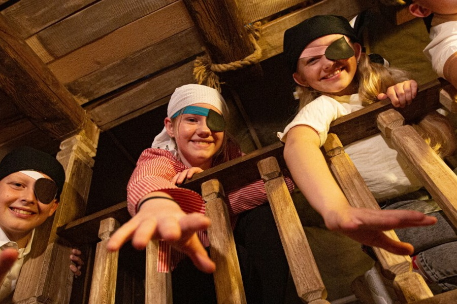 Квест в реальности Питер Пен и Динь-Динь в поисках сокровищ от компании Quest Zone Квест в реальности Питер Пен и Динь-Динь в поисках сокровищ от компании Quest Zone