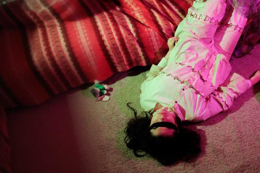 Квест в реальности Автобиография красного от компании Contrast Quest Квест в реальности Автобиография красного от компании Contrast Quest