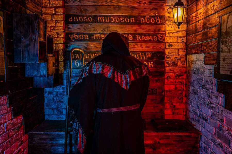 Квест в реальности Замок алхимика от компании Quest Play Квест в реальности Замок алхимика от компании Quest Play